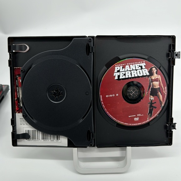 Planet Terror. 2-Disc Special Edition. Extended And Unrated. - Picture 5 of 5